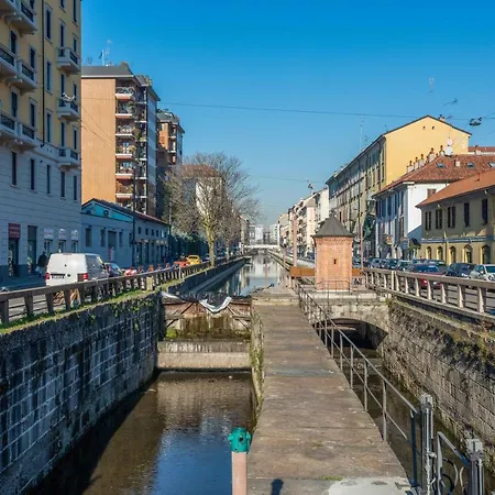 Cozy And Fancy Studio On The Navigli By Easylife