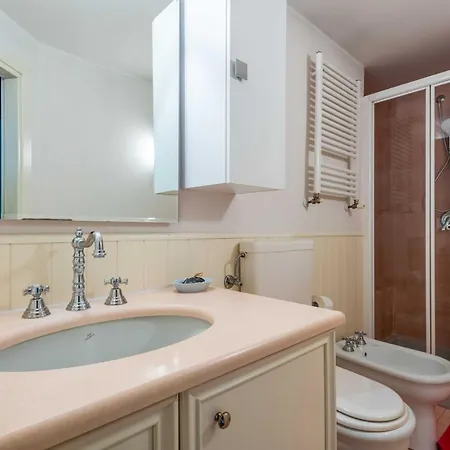 Cozy And Fancy Studio On The Navigli By Easylife Апартаменты Милан
