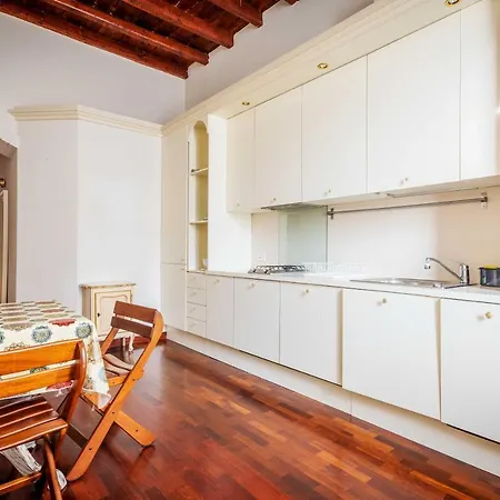 Cozy And Fancy Studio On The Navigli By Easylife Милан